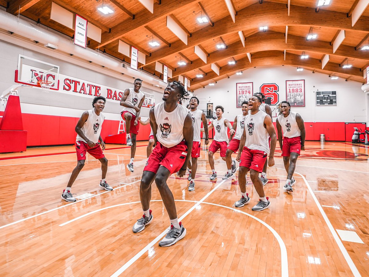 PackMensBball's tweet photo. It’s THE shoes 👀👟

Sign up now for access to buy before anyone else: https://t.co/wGQLyzmUUm https://t.co/zimui5lHAP