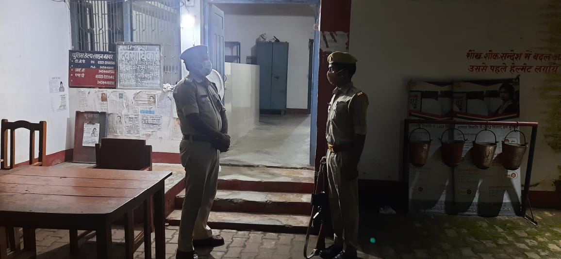 maharajganjpol's tweet photo. #MaharajganjPolice
क्षेत्राधिकारी सदर द्वारा रात्रि भ्रमण के दौरान ‌थाना पनियरा का आकस्मिक निरीक्षण किया गया, थाने पर प्रचलित अभिलेखों एवं रात्रि ड्यूटियों को चेक किया गया एवं संबंधित को आवश्यक दिशा-निर्देश दिए गए।
#UPPolice https://t.co/ANdUqeuxDs