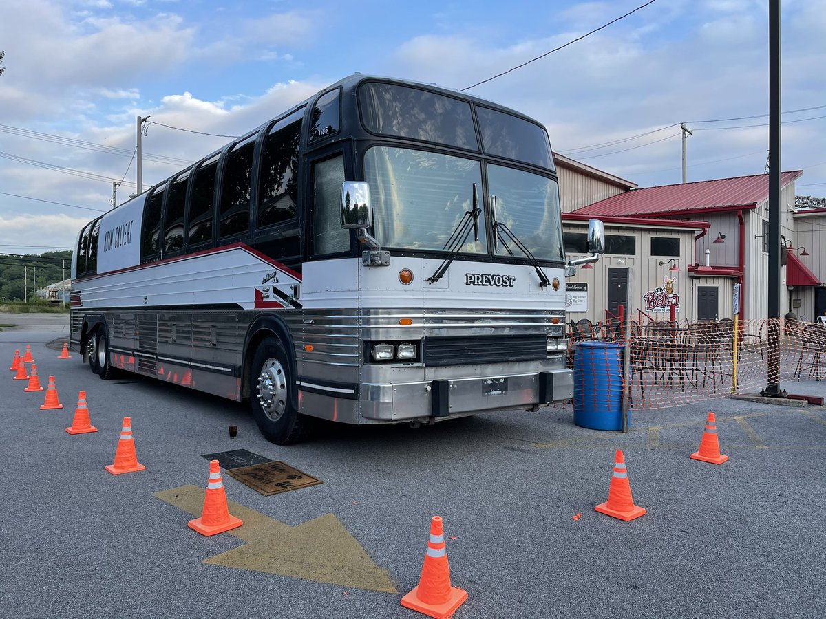 Had a blast playing The Barn-Zanesville, OH Sunday night! You can find me at Papa Boo’s, Buckeye Lake tonight!