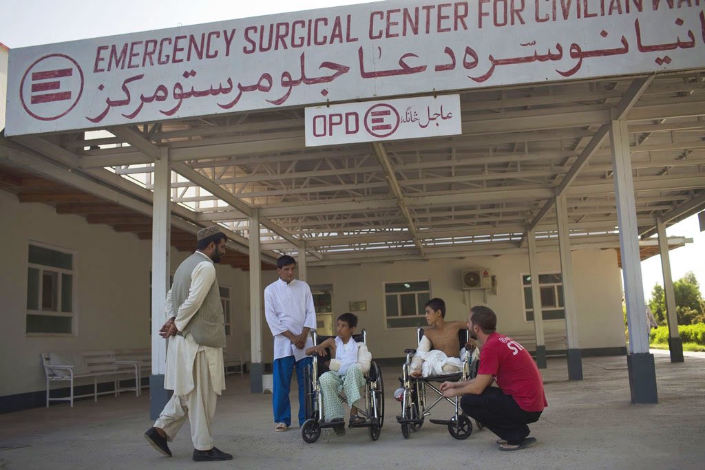 LuciaAAGiannini's tweet photo. I will donate 1 euro for each km I am walking on Via Francigena to @emergency_ngo healthcare projects in Afghanistan, supporting an initiative of @AtrafiFlorence. You too can donate via their website (https://t.co/yV4yPnXAA9) or reach out to me or to Florence. #emergency https://t.co/u9yM3pr2Ks