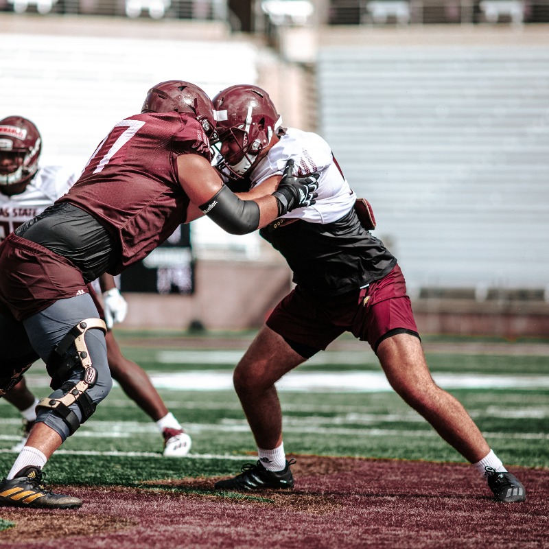 TXSTATEFOOTBALL's tweet photo. 𝗣𝗼𝘀𝗶𝘁𝗶𝗼𝗻 𝗣𝗿𝗲𝘃𝗶𝗲𝘄: 𝗢𝘂𝘁𝘀𝗶𝗱𝗲 𝗟𝗶𝗻𝗲𝗯𝗮𝗰𝗸𝗲𝗿𝘀

#TEAM  #EatEmUp