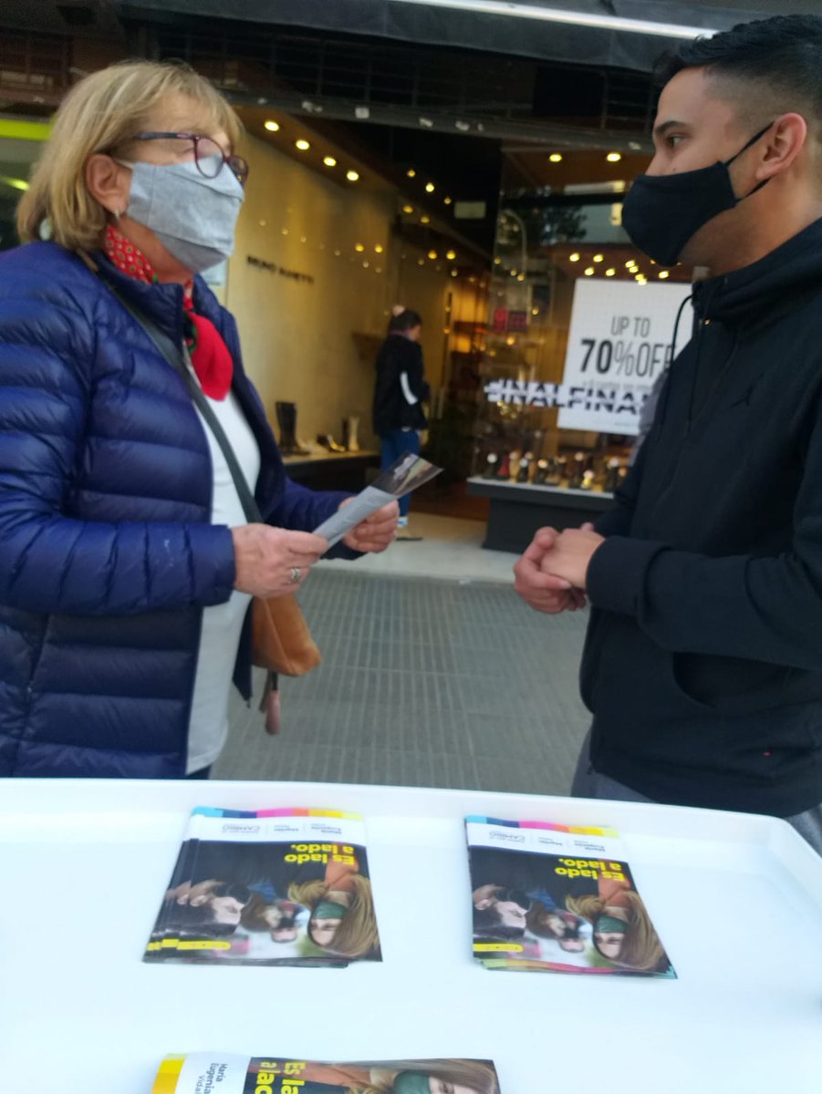 DipGarayalde's tweet photo. 👉 Hablando con los vecinos y escuchando para mejorar, como siempre. En Cabildo @bacomuna13 el @EquipoGarayalde #EsLadoALado #EsJuntos @horaciorlarreta @mariuvidal @emmaferrario https://t.co/KgIHaxVDBZ