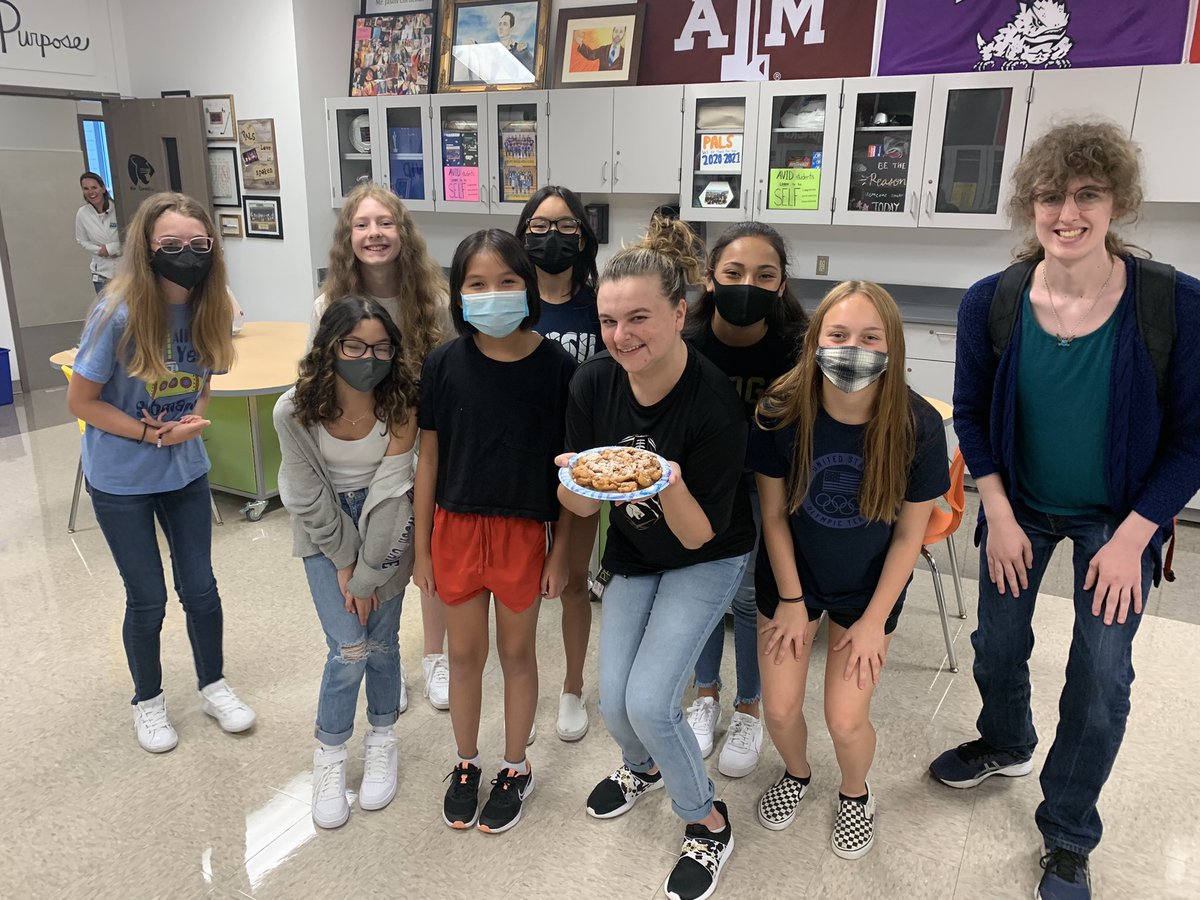 Today we made funnel cakes for our incredible, hardworking VRMS staff! We cannot wait for you to see what all we have in store for this year.   #everypanther #MakeADifference #goodday