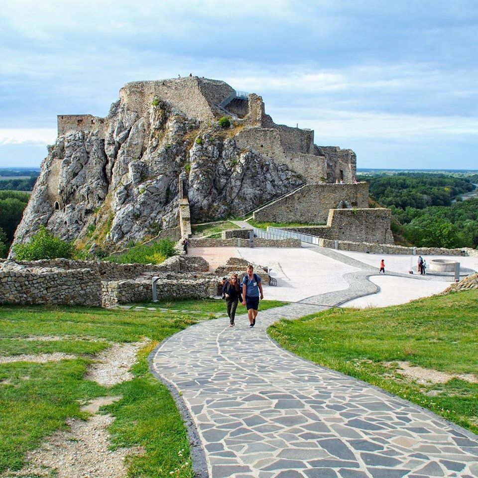FinestJourneys's tweet photo. Thinking of traveling to Slovakia? There are many places to see on your travels &amp; we'd highly recommend Devin Castle, Slovakia. A poignant yet romantic spot with many tales to tell. What are your thoughts? 💬 #Slovakia #Devincastle #Traveltuesday https://t.co/EBjYhludNo