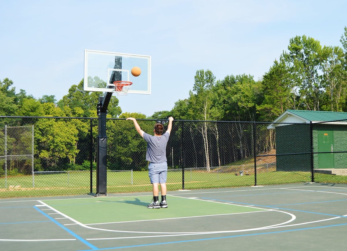 CookevilleLS's tweet photo. Cool things have been happening at #WestEndPark. Have you seen the new playground and resurfaced basketball court? Come on, we've saved you a seat. 
#CKVLParks #CookevilleTN #CKVLCool #MadeInTN #GetOutsideTN #DiscoverUC #CookevilleLeisureServices #MakingTheGoodLifeBetter https://t.co/GULf85Iqkv