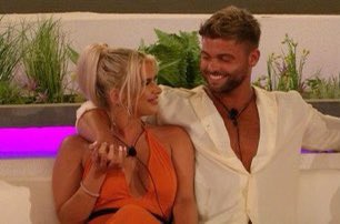 wkmichael2's tweet photo. manifesting these four couples end up in the finals #LoveIsland https://t.co/T7AWJ226cA