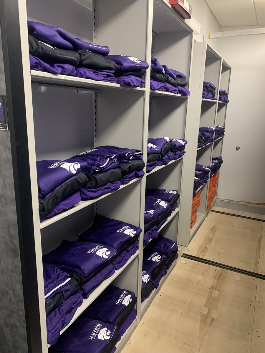 BatCatsManagers's tweet photo. Getting the finishing touches on fall gear! @KStateBSB https://t.co/AqRE0vkzJV