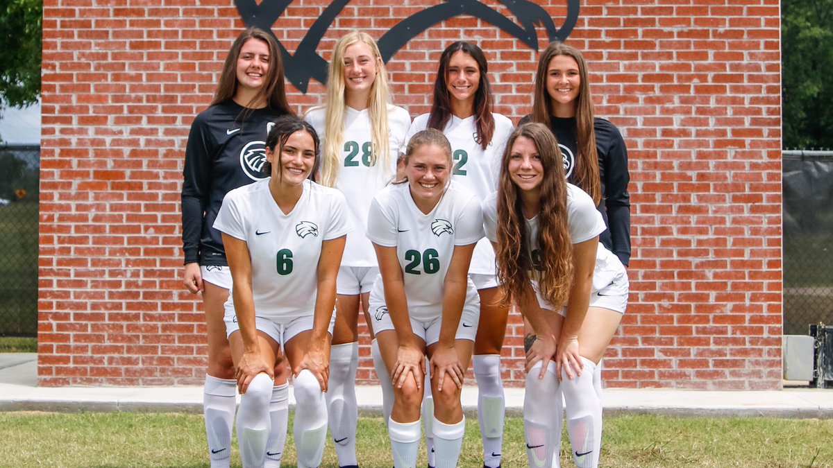 RiverHawksWSoc's tweet photo. 📸 day! https://t.co/UDq5WsdwCW
