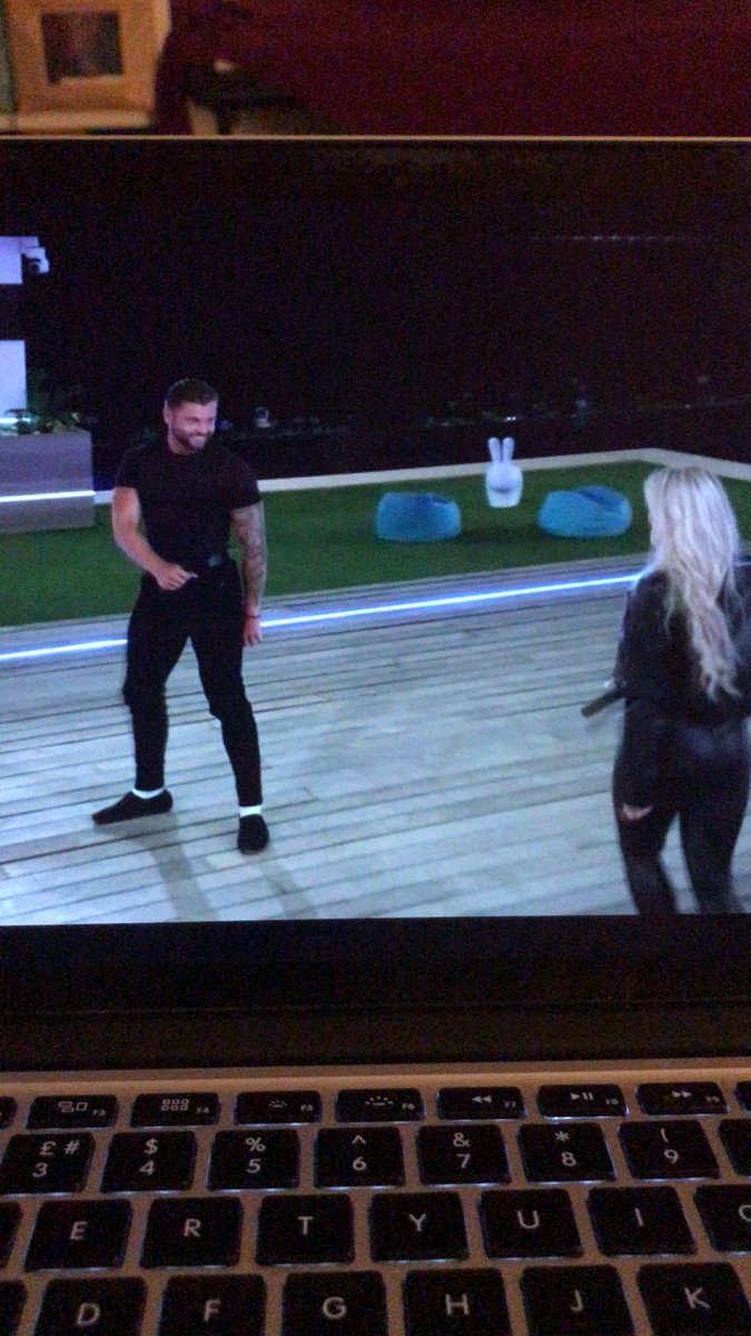 Oh god no  #loveisland