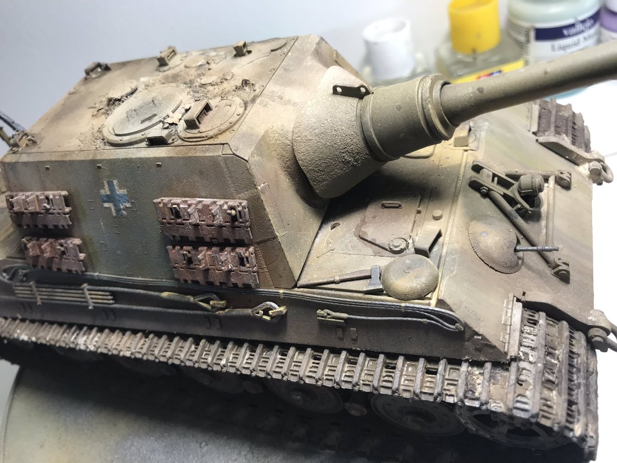 BPanzers's tweet photo. The Jagdtiger is ‘boots on’ and close the retirement...it’s seen some action. #afvmodeller #tank #scalemodeller #WW2 https://t.co/oEbxBAXkH0