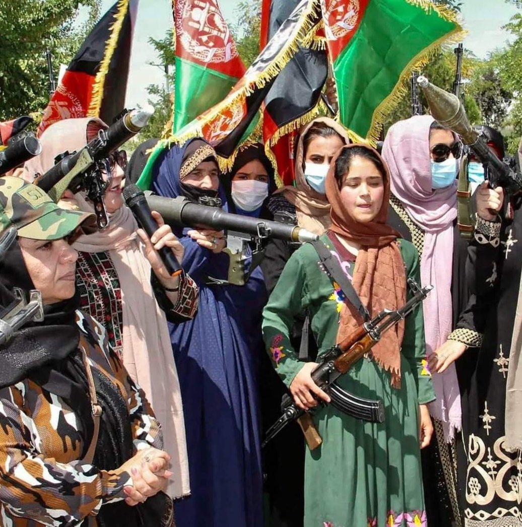 entre_guerras_'s tweet photo. 🚨BULO AFGANISTÁN.

A pesar de que estás imágenes si pertenecen a mujeres armadas contra el Talibán en Ghor, lo erróneo se encuentra en la fecha, ya que no son actuales, si no del mes de julio. https://t.co/8H2I9aDdth