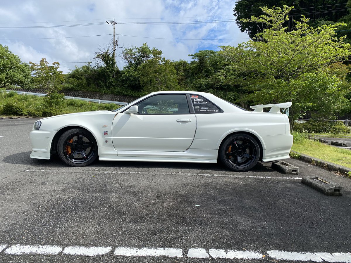 #サイドショットを晒すとRTが来るらしい

珍しい真横のショット😍