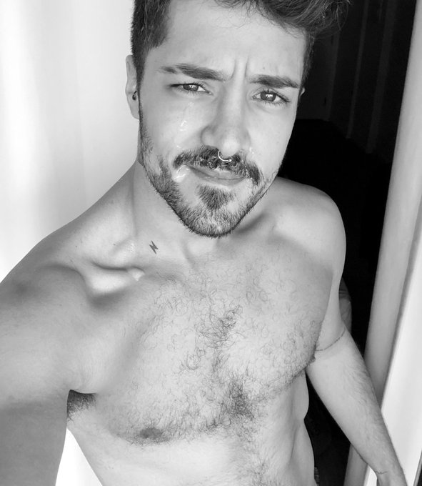 #EXCLUSIVIDADEONLYFANS Tem v&iacute;deo novo no OnlyFans.. para aqueles que gostam de me ver pedindo leite.<a href="/tag/exclusividadeonlyfans"class="tags">#EXCLUSIVIDADEONLYFANS</a><a href="/tag/skincare"class="tags"><span>#skincare</span></a><a href="/tag/onlyfans"class="tags"><span>#onlyfans</span></a>