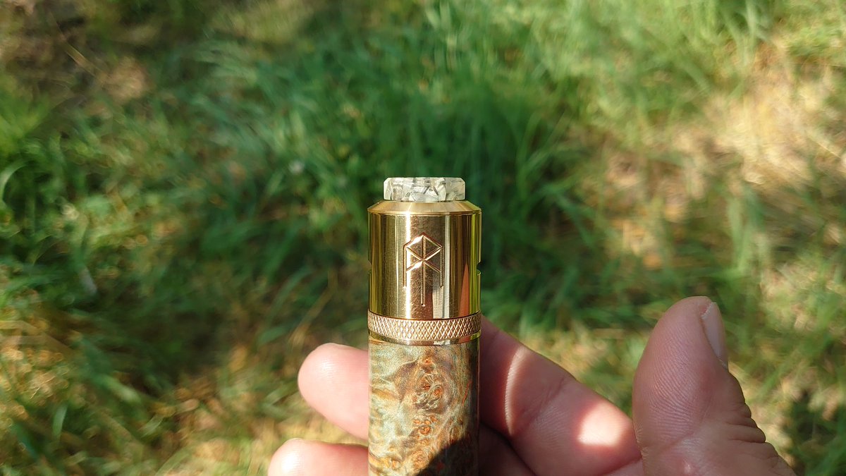 CebrjowHwScHCkj's tweet photo. 皆さんおはよっチェ😆👍今日も宜しくご安全に🙇💦#buzokuv3 + #TERKv2rda #dhdtips 810 Chop Top Tip😋💦#VAPE #vape好きな人と繋がりたい #VAPE好きと繋がりたい #VAPE初心者 #GatubCrafts #Gatub #gatubartsandcrafts #LovePinoyVapingGears #stabwood #mterk #terkv2 #DoubleHelixDesigns https://t.co/HpIKTFFrQ5