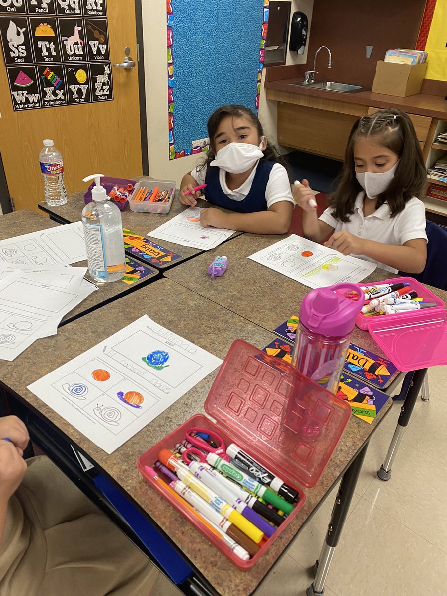 Fernandez2B's tweet photo. Students working on finding the vowels, abc’s and writing! #mckALLin https://t.co/psrrYMnUA6
