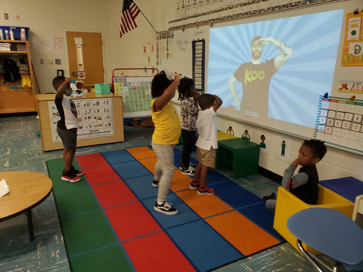 mandi_dial's tweet photo. Preschool adventures @WCE_HCS today! Retelling our story using pictures and a little music and movement with @KooKooKangaRoo. #PreschoolLearningHCS @ShandraSupports @erinsears79 @Tamikaknighton https://t.co/ZzCBIFdT8b