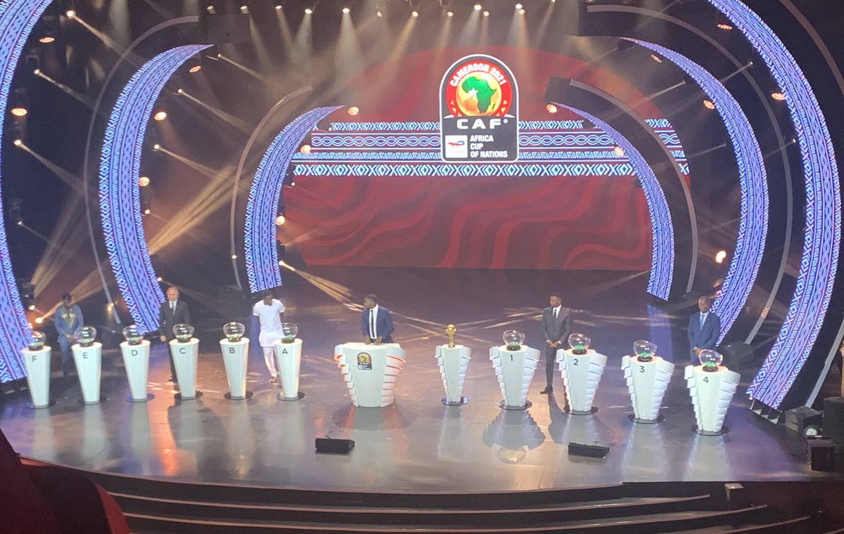 Camer_Digital's tweet photo. Samuel Eto’o 🇨🇲, Didier Drogba🇨🇮, Gyan Asamoah 🇬🇭, Rabah Madjer 🇩🇿 et Gaelle Enganamouit 🇨🇲, c’est peu de dire que ce panel était composé de prestigieux icônes du football en Afrique et à l’international.
#CAN2021
#TotalAFCON
#TotalEnergies
#Cameroon #CamerDigital https://t.co/XWvfqLcYW6