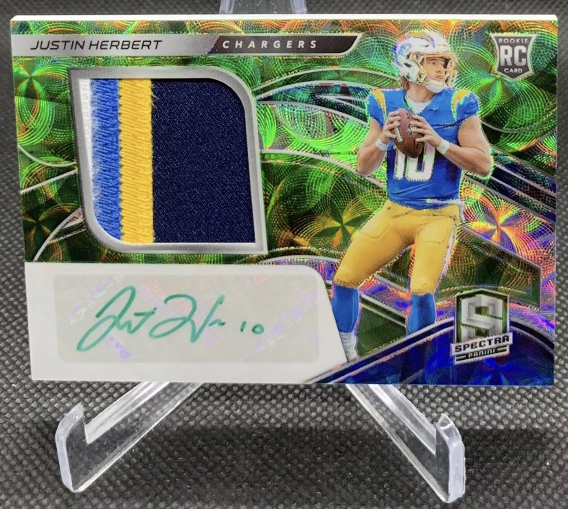 NextGen31503010's tweet photo. #DealsOfTheWeek on RARE Autographed Limited Edition Refractor Rookie &amp; Career Cards END TONIGHT TUE 8/17 between 10-11pm EST! https://t.co/1lQWLr3FU1

#Herbert #Brown #Evans #Texans #Cardinals #Chargers #BoltUp #football #FootballCards #TheHobby #Panini #Packers #NFL #NFLTwitter https://t.co/Dk0CB0uVOJ