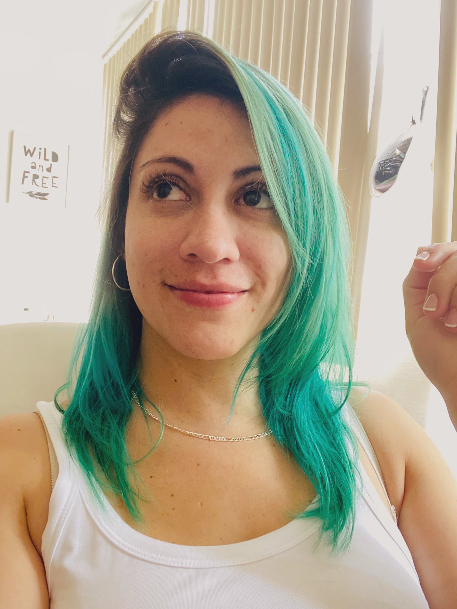 Dicen MILF y yo… https://t.co/oC51KcwrFc