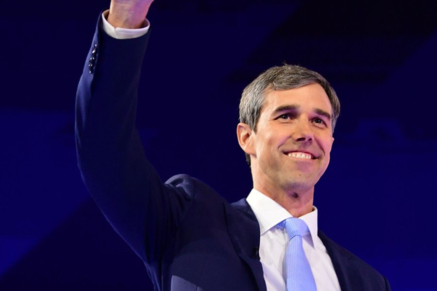 DisavowTrump20's tweet photo. Democrat Beto O’Rourke is considering a run for Governor of Texas against GOP incumbent Greg Abbott in 2022. 

RETWEET if you would support @BetoORourke against Abbott! https://t.co/7oIvYSC0WO