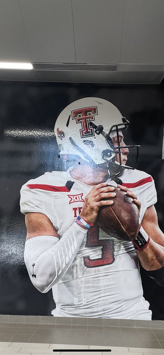 RandyLAndrews's tweet photo. Lubbock airport 💯@PatrickMahomes https://t.co/DBSWC2NlEB