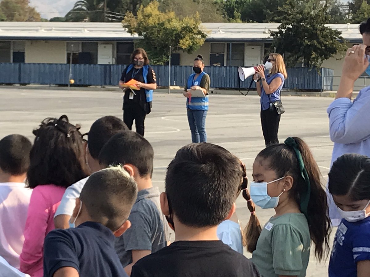 ElDoradoBears's tweet photo. @ElDoradoBears Students did a great job at the fire drill today. Second day of school and everyone is already prepared for an emergency #LDNEStartStrong @Kelly4LASchools @LDNESchools @LASchools #RiseandSoar34 #LDNETeachersRock https://t.co/NEJJnLDfnn