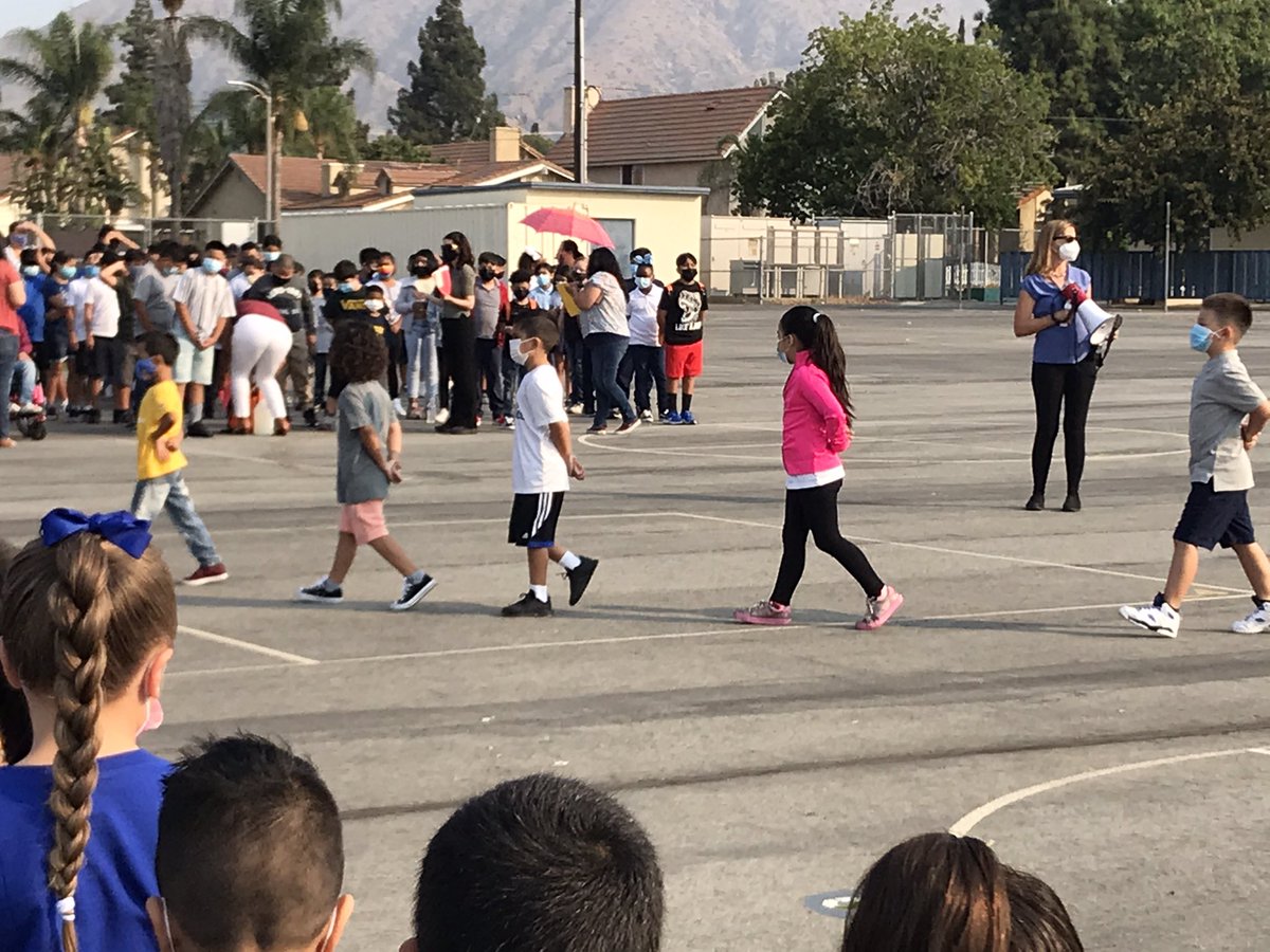 ElDoradoBears's tweet photo. @ElDoradoBears Students did a great job at the fire drill today. Second day of school and everyone is already prepared for an emergency #LDNEStartStrong @Kelly4LASchools @LDNESchools @LASchools #RiseandSoar34 #LDNETeachersRock https://t.co/NEJJnLDfnn