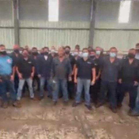 JoseCancinez's tweet photo. @CesarGo85517944 @Vladimirala1Gv @globovision @Vladi_VillegasP @rafaellacava10 @NicolasMaduro 
@delcyrodriguezv 
@TarekWiliamSaab 
@rafaellacava10 
@dcabellor 
#lamigaltrabajadores los trabajadores de LAMIGAL en valencia estado carabobo pedimos q se nos ayude ya que el patron juega con nuestro salario no mas guerra economica para los trabajadores de LAMIGAL https://t.co/Z935d3q93e