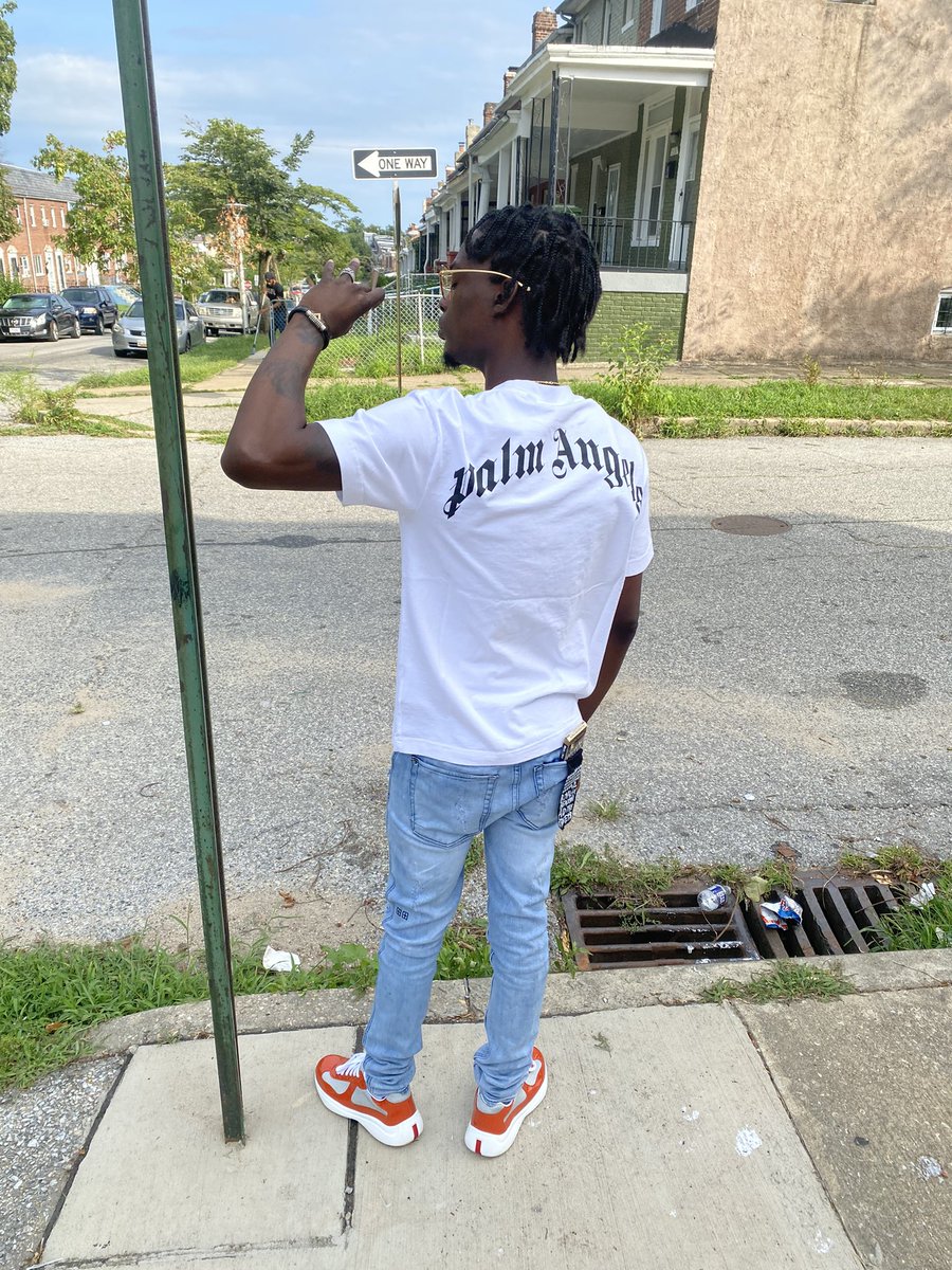 Emoney_NFC's tweet photo. Prada Myself So I Prada Me 🤩 #NfcShxt✨✨✨ #4EvaCake💔 https://t.co/WsigZRXkoR