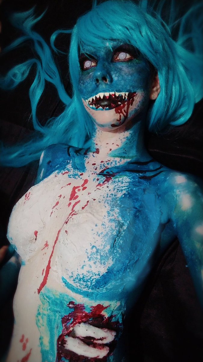 LisandraRodrg18's tweet photo. He estado bastante inactiva por aquí, pero lo bueno es que por lo menos tengo algo nuevo para subir . Se me ocurrió un maquillaje de tiburón zombie a ver qué opinan
#copsplay #bodypaint #sharkbodypaint #sharkCosplay #cubaCosplay #gerlBodyPaint https://t.co/Zr5Za1yLcb