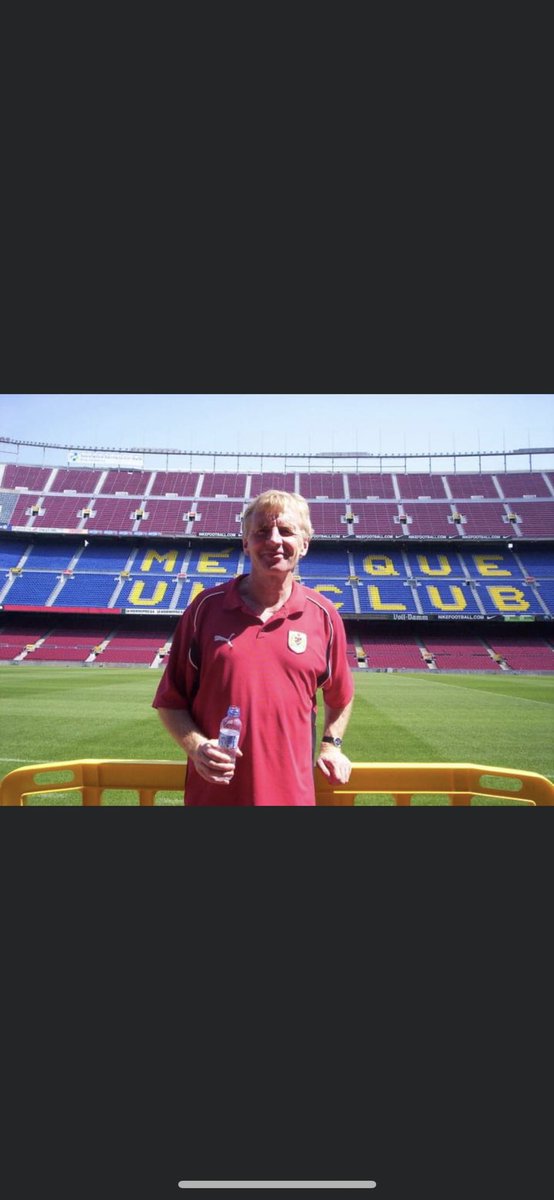 JoeU21's tweet photo. The man behind Messi, mes que un Terry. https://t.co/XhzH9B5ScR
