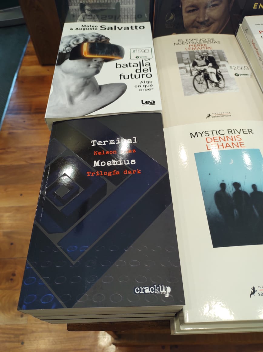 _nelsondiaz's tweet photo. En librería Yenny en el porteño barrio de Caballito también podés encontrar mi trilogía #TerminalMoebius @edcrackup https://t.co/YpxrqblsQR
