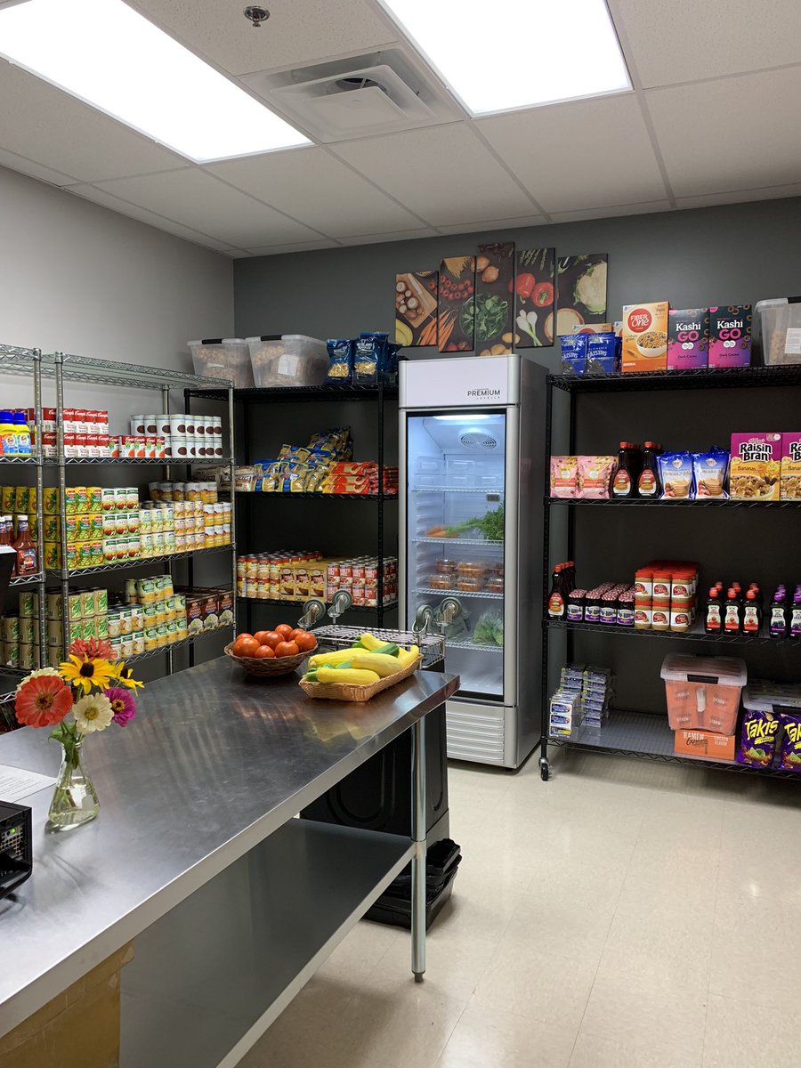 shyratedesco71's tweet photo. Love bringing fresh veggies to the new Food for Thought location at Ivy Tech Lawrenceburg.  This week featuring carrots from our on site terrace garden and tomatoes, peppers, squash, and greens from our community garden plots.  Many thanks to Ron Nicholson and committee!!! https://t.co/uRdcN6sUuq