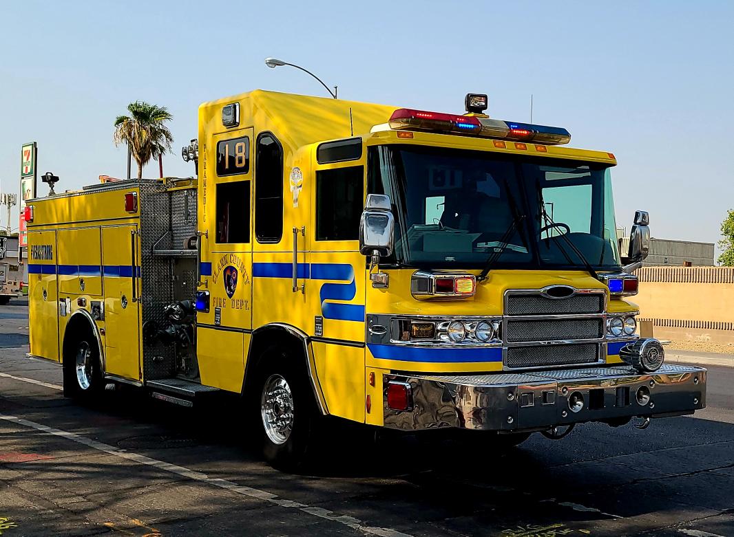 ffshifflett's tweet image. Clark County Fire Engine 18 on a working fire #fire #engine18