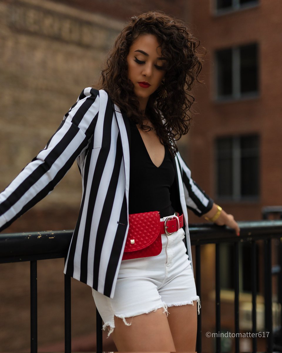 Mindtomatter617's tweet photo. C I T Y L I V I N '

#mindtomatter617 #networking #seaportboston #redheels #bostonphotography #fashionphotography #summerinboston #summernights #cityvibes #streetphotography https://t.co/3532nFr7Pl