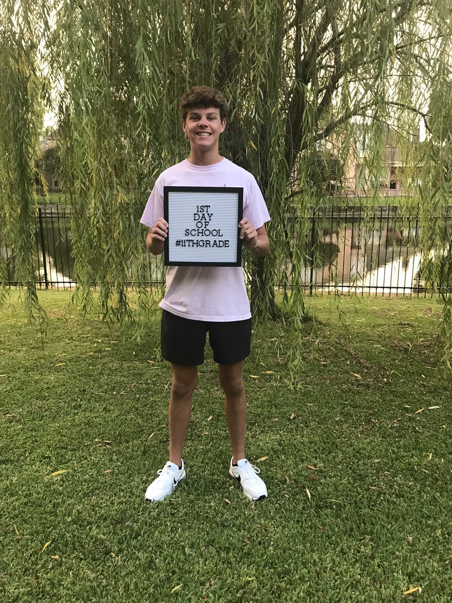heatherbass74's tweet photo. Move-in day at OU . . .✅ 
First day of 11th grade . . . ✅ 
First day of 7th grade . . . ✅
❤️❤️❤️ https://t.co/eWIEy96X2X