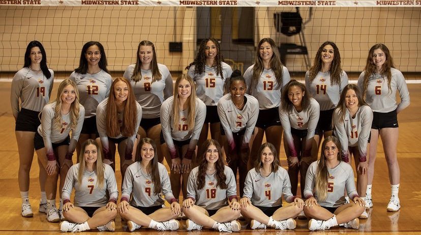 msutexasvb's tweet photo. 2021 MUSTANG VOLLEYBALL TEAM! 💪🏽🏐 https://t.co/RrCG5enJbc