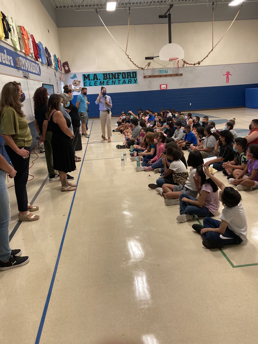 carbaeli's tweet photo. Our third graders listened to understand how they can be respectful, responsible, and safe at @MaryAnn_Binford! Way to go, Third Grade Bears! 

#ShutUpAndTeach #EducationNeverDies #kidsdeserveit https://t.co/bW4xAR0ECY