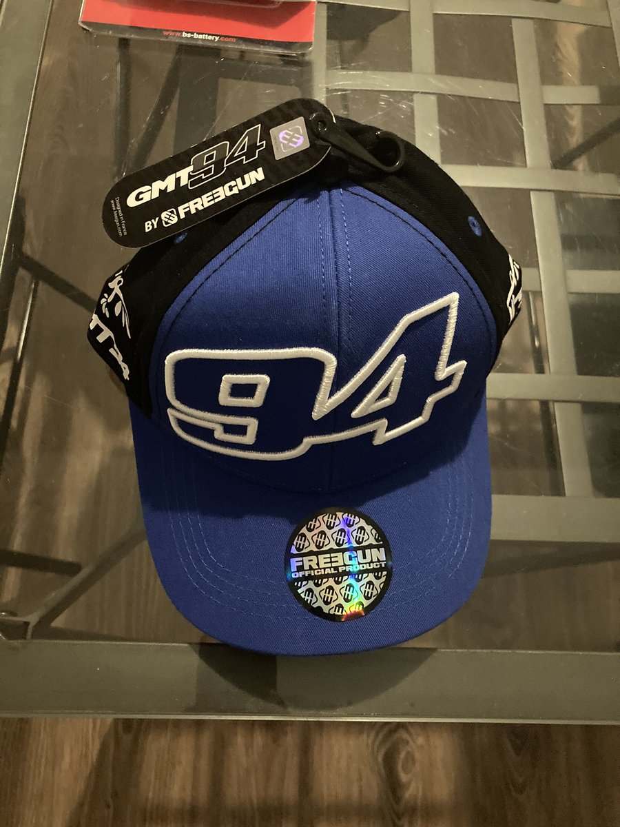 micky2621's tweet photo. Merci à #LaMutuelleDesMotards KSToolsFrance Wadz aérodesigns @GMT94 #MotoMagazine merci Thierry Drey et aussi tout ceux qui ont participé à jeu sur le groupe CLUB GMT94 FRANCE.
Merci aussi à @guyot94 @rguyot94
#GMT94 #Yamaha #mutuelledesmotards #BSbattery #KSTools #wadzaero https://t.co/R85lNgFLKB