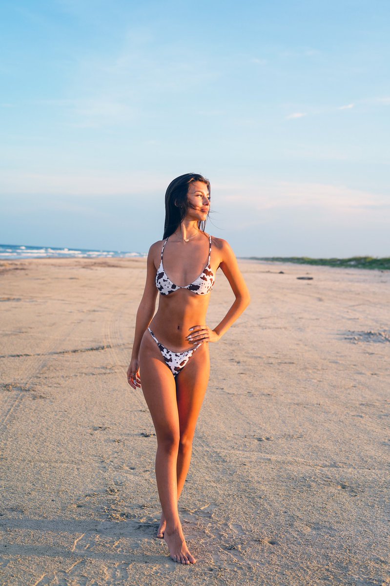 issamueller4's tweet photo. beach shoot 😁😁 https://t.co/dNwTd3nYiA