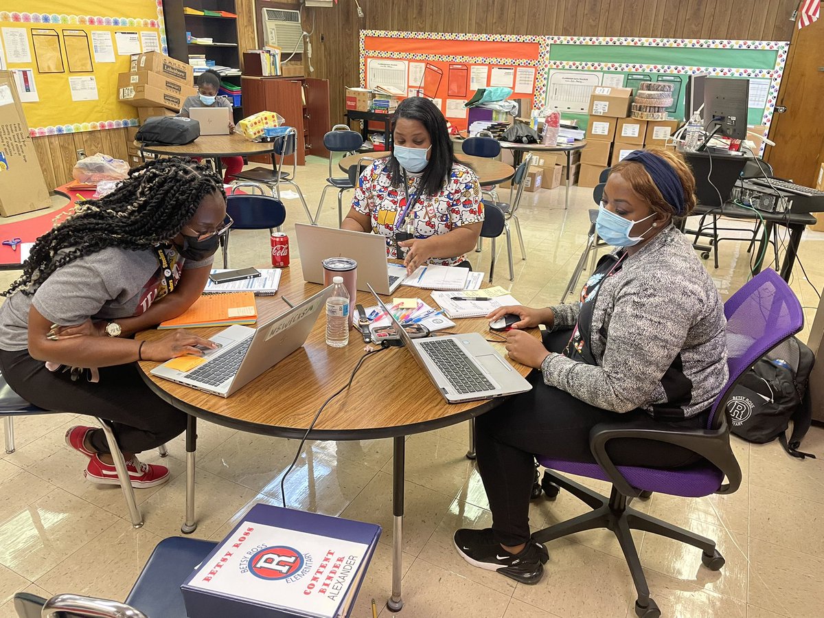 BetsyRossElem's tweet photo. Teachers were putting in the work today planning by content with the leadership team and teacher leaders. https://t.co/xfKc5UJKWh