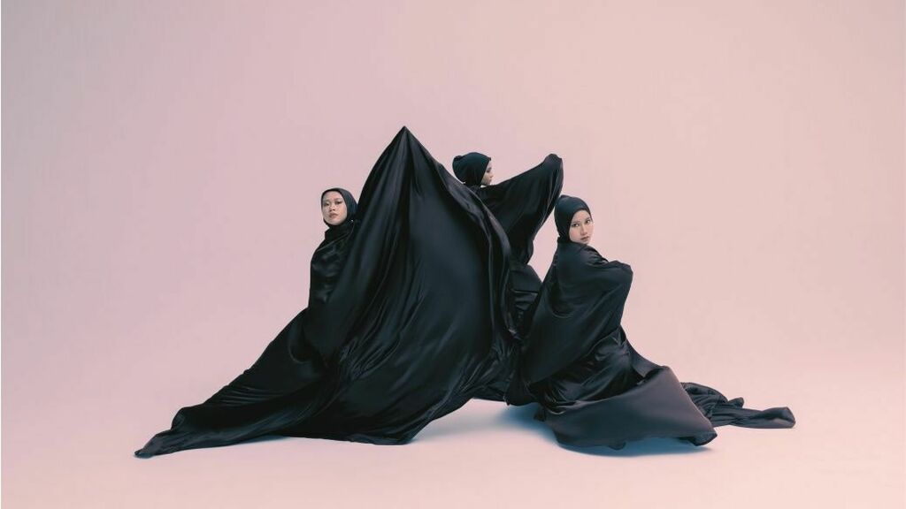HaiMagazine's tweet photo. Voice of Baceprot Ingin Orang-orang Lebih Toleran Sama Musik di 'God, Allow Me (Please) to Play Music' https://t.co/RVZynKz6Tn https://t.co/1ZCHpwoINO