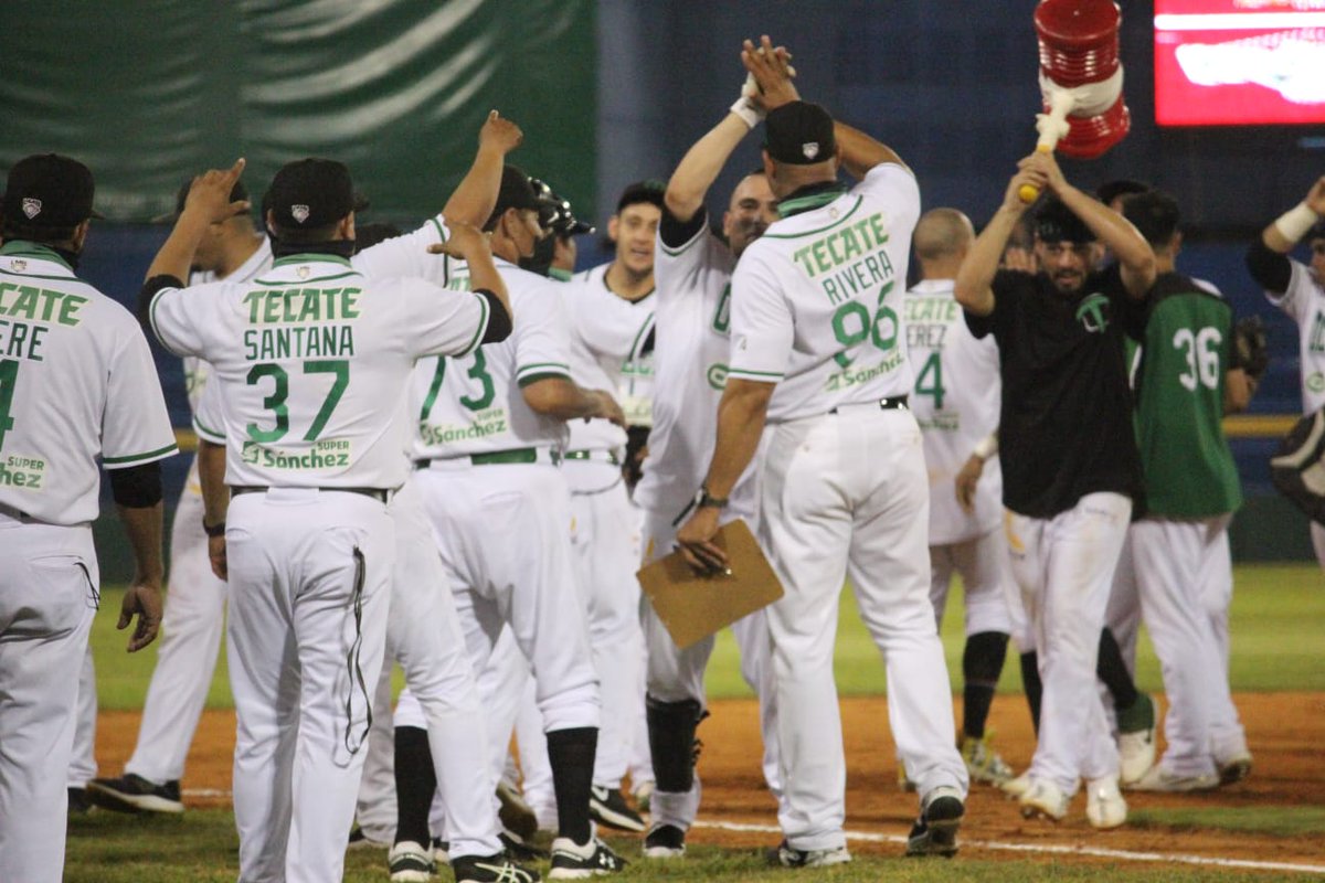 OlmecasTabasco's tweet photo. Esto es lo que se vivió en el primer juego 🆚 @leonesdeyucatan 🦁

¡Un juego de #EmocionesImparables!

#SomosOlmecas👊🏽
#Playoffs2021⚾ https://t.co/DCQHdVRTF7