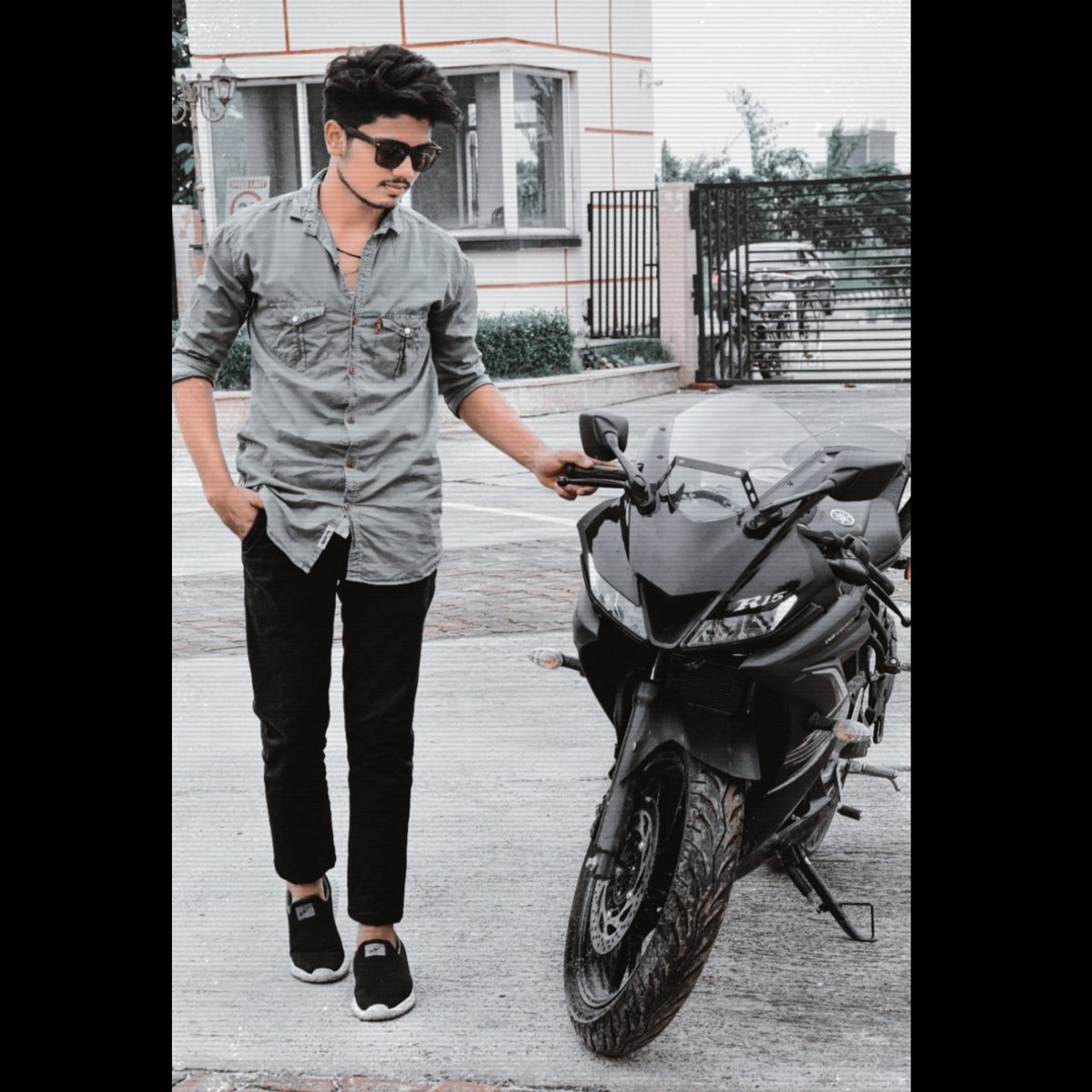 the___khan's tweet photo. A short bike riding changes your mood....🖤

#thekhanaman #r15v3 #v3 
@the___khan https://t.co/i0FrNXoSYB