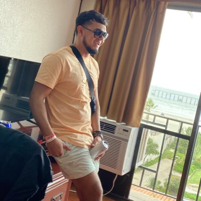 cris7cuts's tweet photo. #bajabeachfest2021 #rosarito #NewProfilePic https://t.co/iQjUI8ET1N