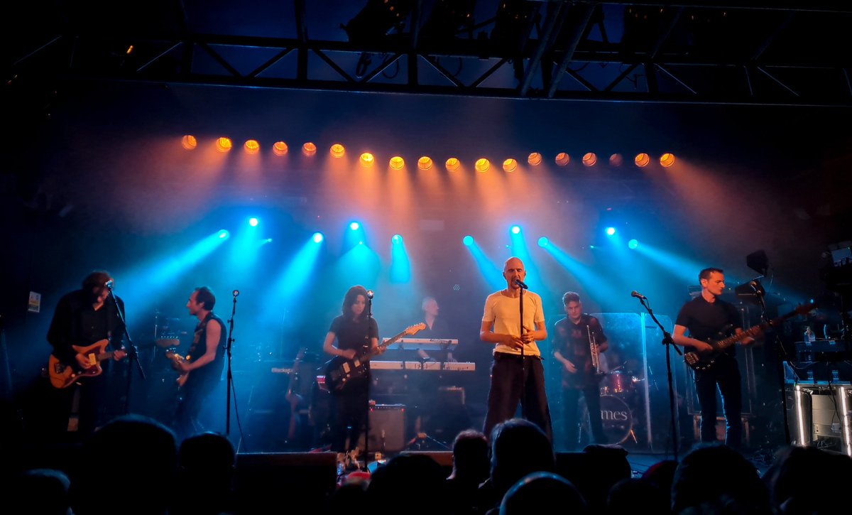 TimSimpkins's tweet image. A two year wait to see your lifelong favourite band, is a long time, but @wearejames @andydiagram @RealTimBooth made it a very special return. Thank you so much. 😀