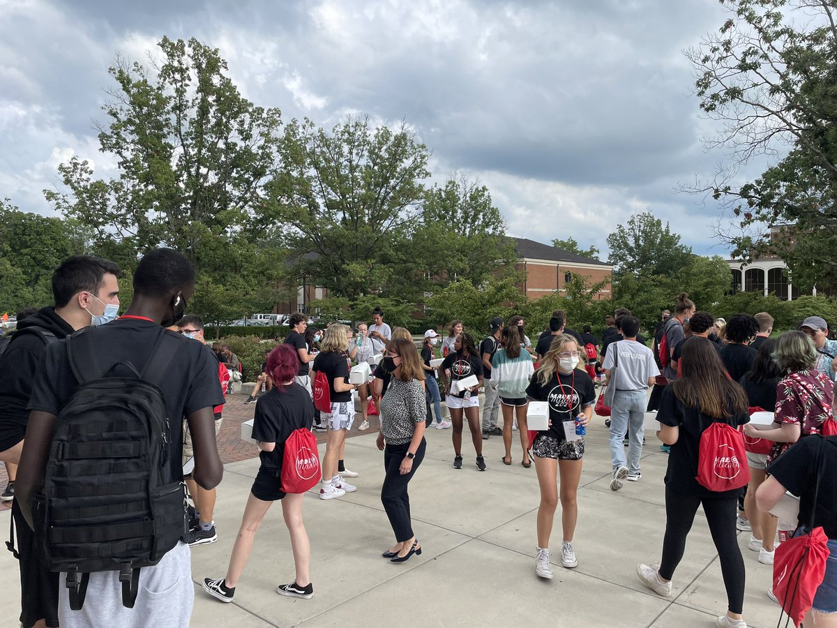 ProfJasonLane's tweet photo. What a fun day welcoming some of our newest students to the @miamiuniversity campus! Kudos to the @MiamiOH_Global and #MadeAtMiami teams for great events! #LargestClassEver #BackOnCampus #MoveInMiami https://t.co/lNLrPtesF8