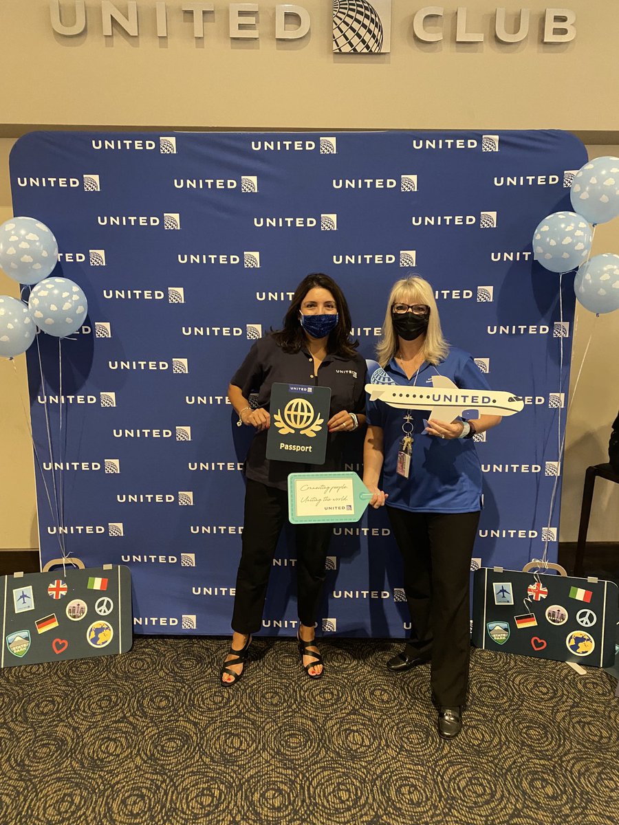JRoo1421's tweet photo. Look what’s happening in Denver!  Selfie station at the Denver career day event. ⁦@prreppas⁩ ⁦@ElizabethE1215⁩  #lovemydenpeeps #denrocks #careerevent #wehaveopenings https://t.co/V0AihU9IPU