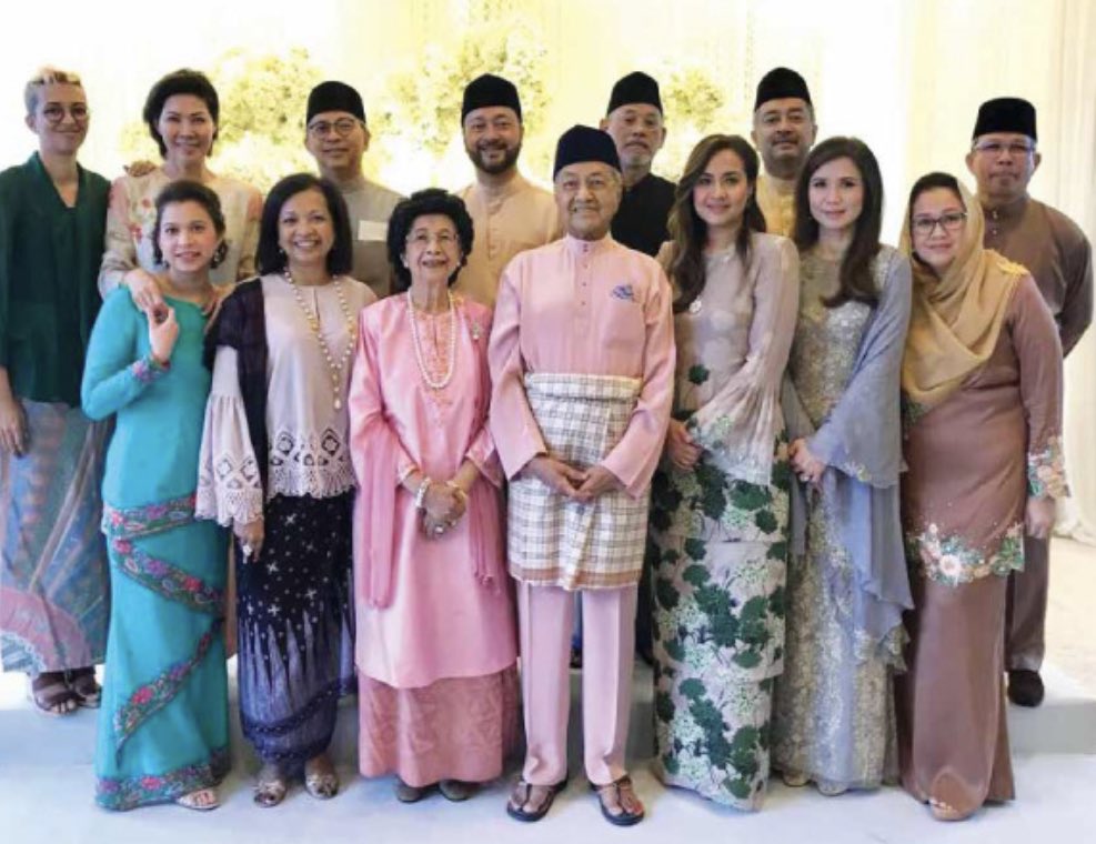 amer7211's tweet photo. Mereka2 yg pernah menjawat jawatan Timbalan Perdana Menteri Malaysia. 

Anwar Ibrahim tu LIBERAL. 😁🤘🏼 https://t.co/65U2rN3YjQ