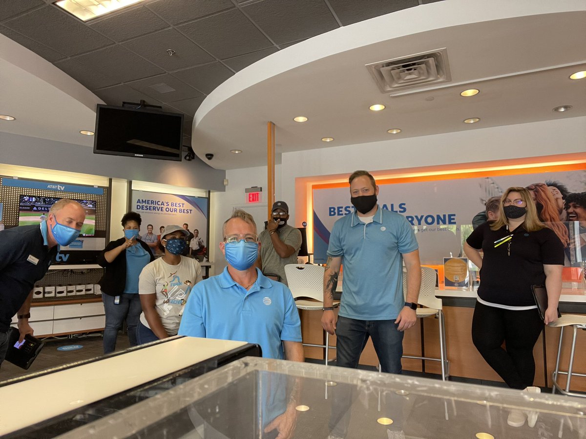 montyporter64's tweet photo. Look out both AT&T Greenbrier stores in Chesapeake VA are FirstNet ready and out prospecting! Thank you @cjay0908 for being apart of a great FirstNet, Signature training day and prospecting day. #Onein21 #WinasOne #FirstResponders #FirstNetalltheway https://t.co/URYlnnN3yP
